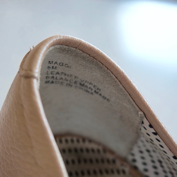 ⭐️MAGGI nude leather pumps Betsey Johnson S8⭐️ - Picture 4 of 8
